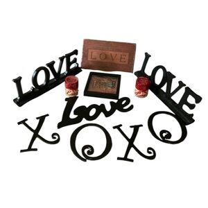 ❤️🖤❤️SET OF 11 PIECES “LOVE” DECORATIONS ❤️❤️🖤
